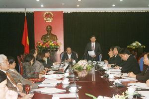 Đồng chí Bùi Văn Cửu – Phó Chủ tịch Thường trực UBND tỉnh phát biểu kết luận hội nghị